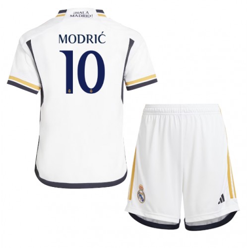 Real Madrid Luka Modric #10 Replika Babytøj Hjemmebanesæt Børn 2023-24 Kortærmet (+ Korte bukser)